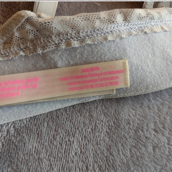 pink • wear everywhere wireless pushup bra - Picture 6 of 8